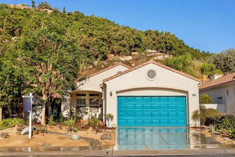 2429 Fallbrook Pl, Escondido, CA 92027 photo 2