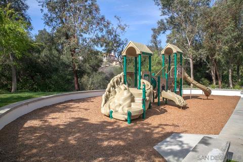 2429 Fallbrook Pl, Escondido, CA 92027 photo 38