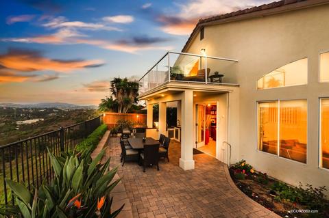 1556 Sapphire Dr, Carlsbad, CA 92011 photo 2