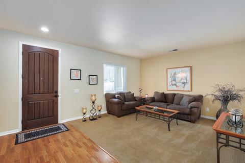 1101 Newcastle Ct, Oceanside, CA 92056 photo 3