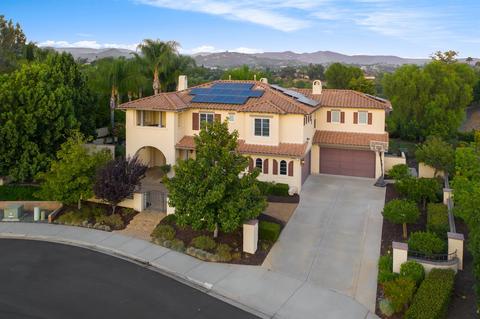2066 Amparo Ct, Escondido, CA 92025 photo 2