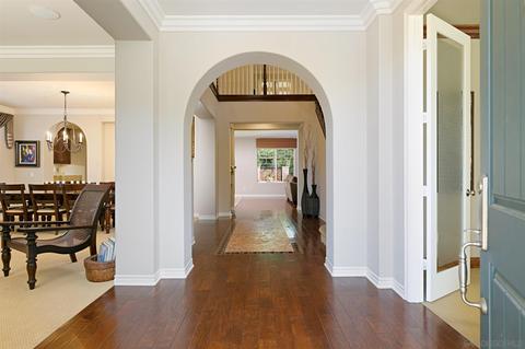 7459 Circulo Sequoia, Carlsbad, CA 92009 photo 2