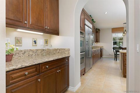 7459 Circulo Sequoia, Carlsbad, CA 92009 photo 10