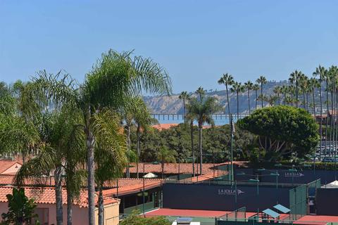 7982 Roseland Dr, La Jolla, CA 92037 photo 3