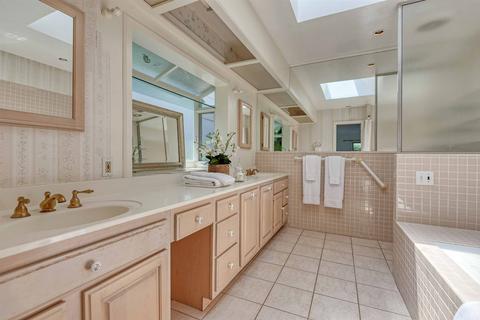 7982 Roseland Dr, La Jolla, CA 92037 photo 20
