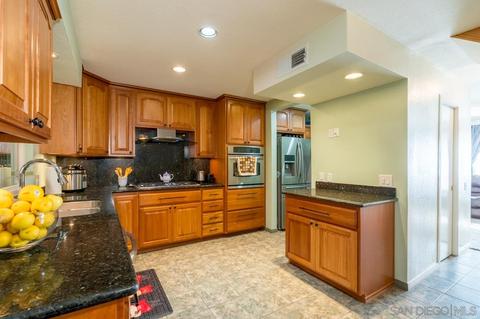 9416 Carlton Oaks Dr #C, Santee, CA 92071 photo 11