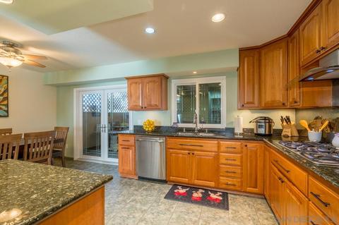 9416 Carlton Oaks Dr #C, Santee, CA 92071 photo 14