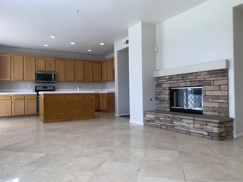 2034 Date St, Vista, CA 92083 photo 2