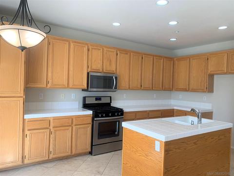 2034 Date St, Vista, CA 92083 photo 4