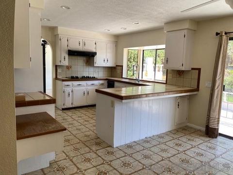1911 Riviera Dr, Vista, CA 92084 photo 10