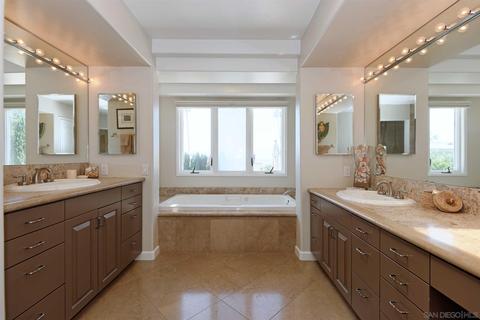 6320 Avenida Cresta, La Jolla, CA 92037 photo 22