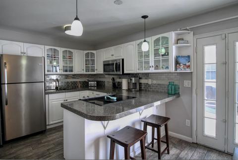825 Valley Ave, Solana Beach, CA 92075 photo 1
