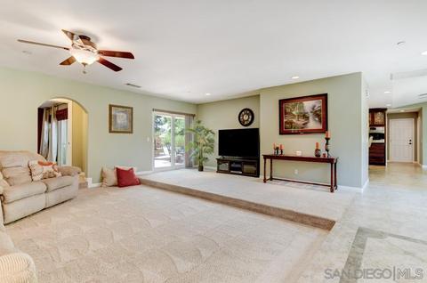 1752 La Valhalla Pl, El Cajon, CA 92019 photo 4