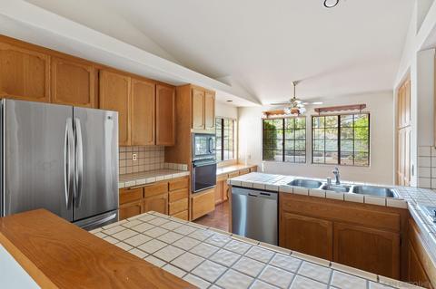 1600 Glade Pl, Escondido, CA 92029 photo 5