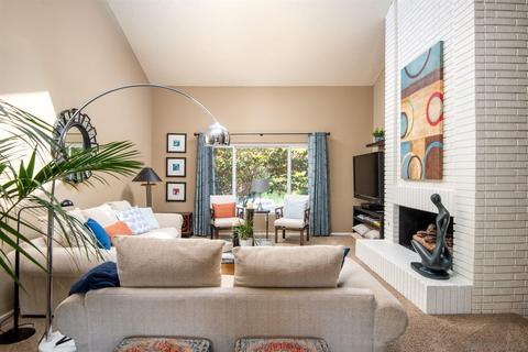 1871 Caminito Velez, La Jolla, CA 92037 photo 17