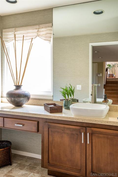 1871 Caminito Velez, La Jolla, CA 92037 photo 24
