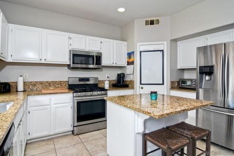 3959 Escala Cv, Oceanside, CA 92058 photo 11