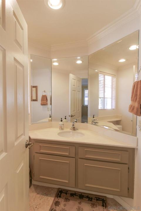 2452 Links Way, Vista, CA 92081 photo 7