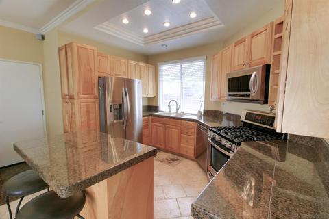 2452 Links Way, Vista, CA 92081 photo 11