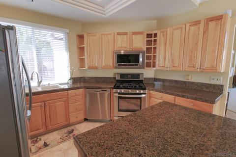 2452 Links Way, Vista, CA 92081 photo 13