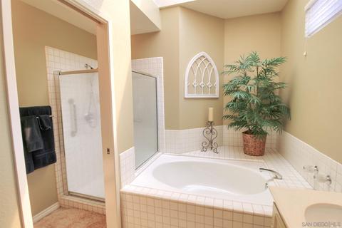 2452 Links Way, Vista, CA 92081 photo 23