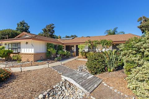 225 Deddie Ter, Fallbrook, CA 92028 photo 2