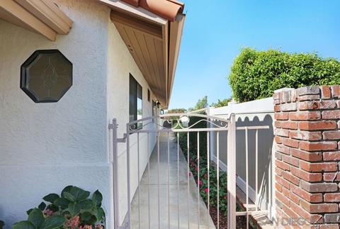 951 Crescent Bnd, Fallbrook, CA 92028 photo 3