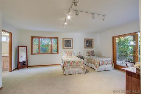 455 Barbara Ave, Solana Beach, CA 92075 photo 17