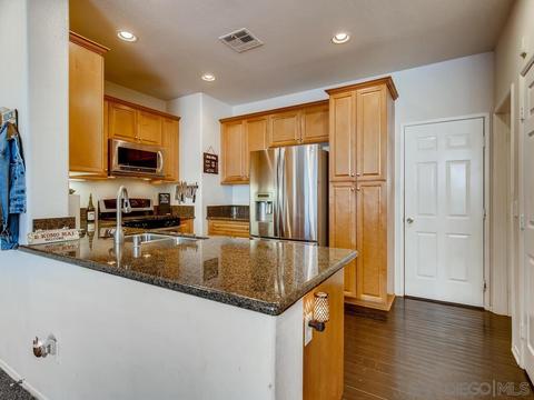 4109 Karst Rd, Carlsbad, CA 92010 photo 2