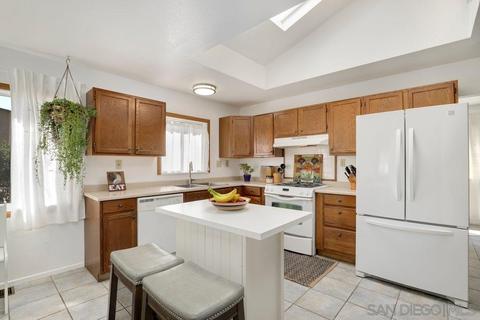 10081 Sierra Madre Rd, Spring Valley, CA 91977 photo 13
