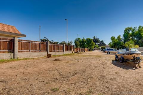 327 L St, Chula Vista, CA 91911 photo 25
