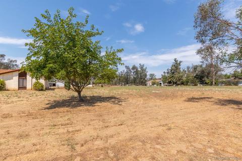 524 Davis St, Ramona, CA 92065 photo 4