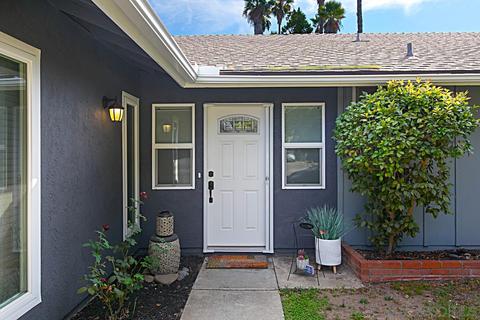 545 Howe Pl, Escondido, CA 92025 photo 3
