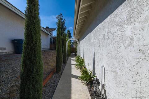 1875 Guilder Gln, Escondido, CA 92029 photo 2