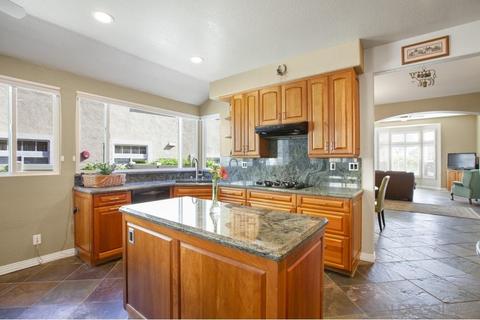 2204 View Crest Gln, Escondido, CA 92026 photo 10