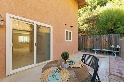 2136 Via Robles, Oceanside, CA 92054 photo 17