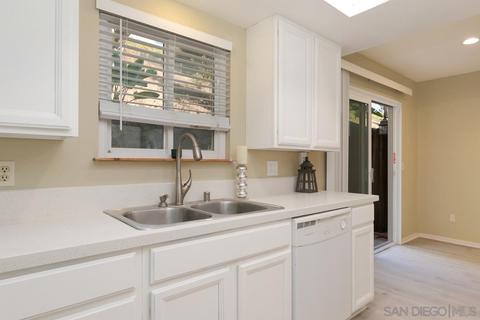 2136 Via Robles, Oceanside, CA 92054 photo 8