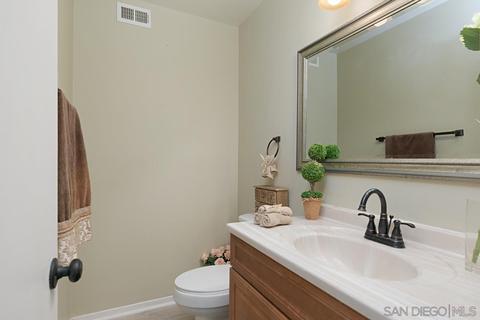 2136 Via Robles, Oceanside, CA 92054 photo 9