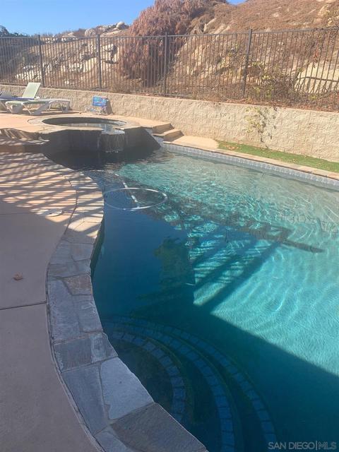 223 Sunlit Way, Ramona, CA 92065 photo 4