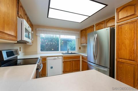 3571 Coconut Way, Oceanside, CA 92058 photo 7