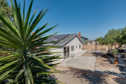 2360 Seasons Rd, Oceanside, CA 92056 photo 2