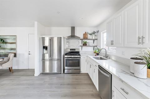 130 The Cir, Vista, CA 92084 photo 1