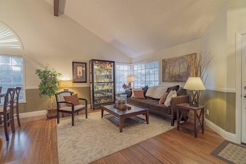 4537 Morro Bay St, Oceanside, CA 92057 photo 4