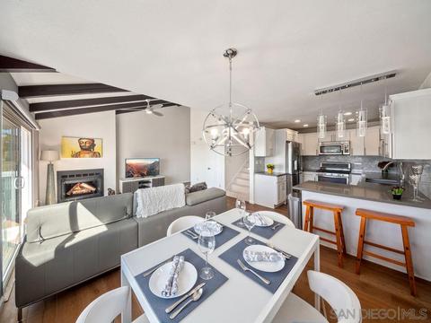 807 Highland Dr, Solana Beach, CA 92075 photo 2
