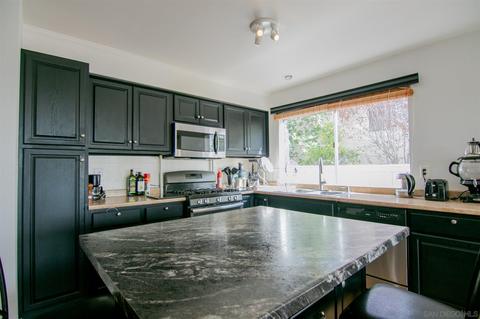 437 Skyridge Ln, Escondido, CA 92026 photo 8