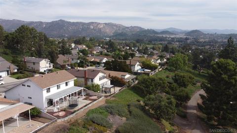 437 Skyridge Ln, Escondido, CA 92026 photo 2