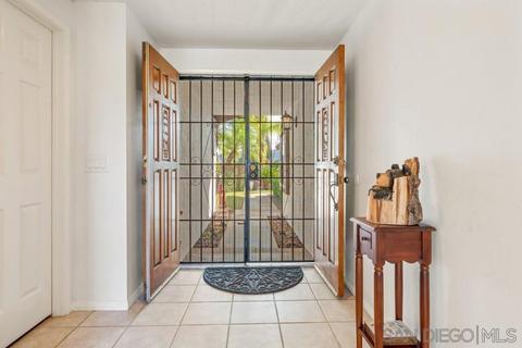 10760 Avenida Roberta, Spring Valley, CA 91978 photo 18