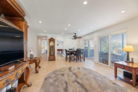 10760 Avenida Roberta, Spring Valley, CA 91978 photo 21