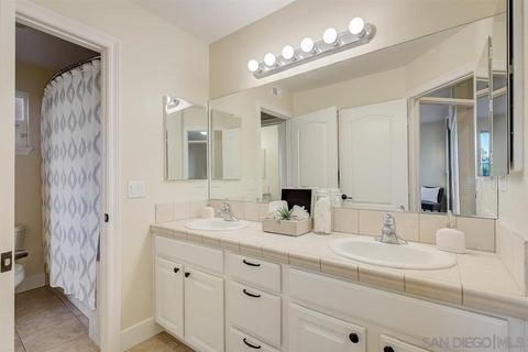 931 Candlelight Pl # -a, La Jolla, CA 92037 photo 54