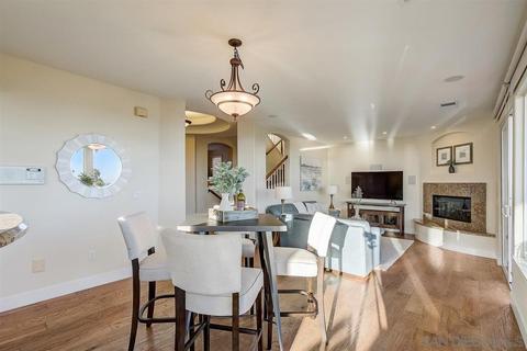 931 Candlelight Pl # -a, La Jolla, CA 92037 photo 18